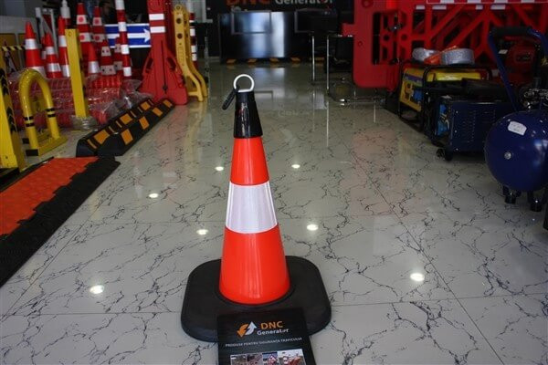 Con Reflectorizant, inaltime 50cm, o folie reflectorizanta, Baza Cu Greutate