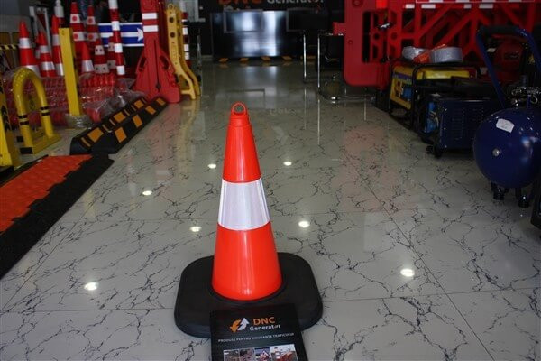 Con Reflectorizant, inaltime 50cm, o folie reflectorizanta, Baza Cu Greutate