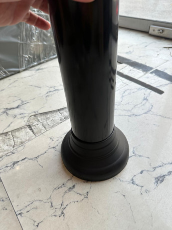 Stalp metalic, inaltime 75cm, negru, flansa de prindere pe beton mascata