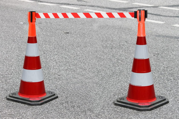 Banda retractabila pentru conuri, lungime 3m, alb-rosu