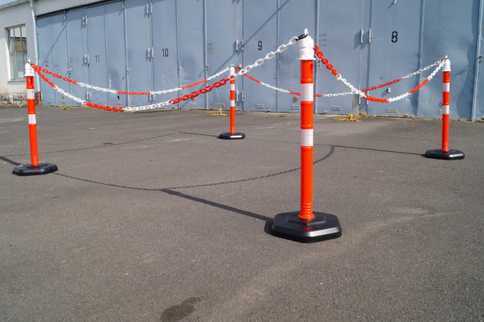 Stalp mobil cu benzi reflectorizante si greutate 3.7kg, diametru Ø 6.3cm, alb-rosu