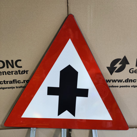 Intersectie cu un drum fara prioritate (A35), Indicator rutier | Semn de circulatie