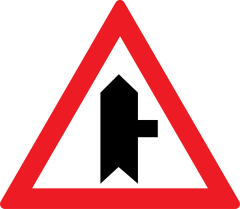 Intersectie cu un drum fara prioritate (A36), Indicator rutier | Semn de circulatie