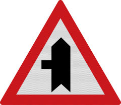 Intersectie cu un drum fara prioritate (A37), Indicator rutier | Semn de circulatie