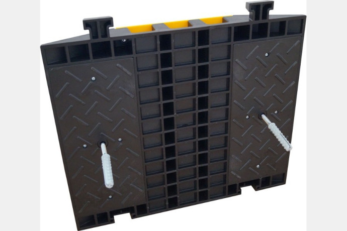 SET 10 buc. Protectii pentru cabluri, 3 canele Ø 5cm, trafic auto