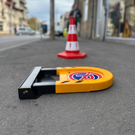 Blocator Parcare Premium, sisteme prindere si lacat inclus