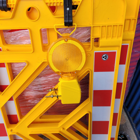 Lampa Semnalizare Rutiera, lumină intermitentă galbenă, CU BATERIE INCLUSĂ