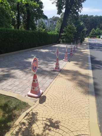 SET Con Parcare Interzisa, 90cm si 6kg, fata-verso, semn mic de parcare interzisa