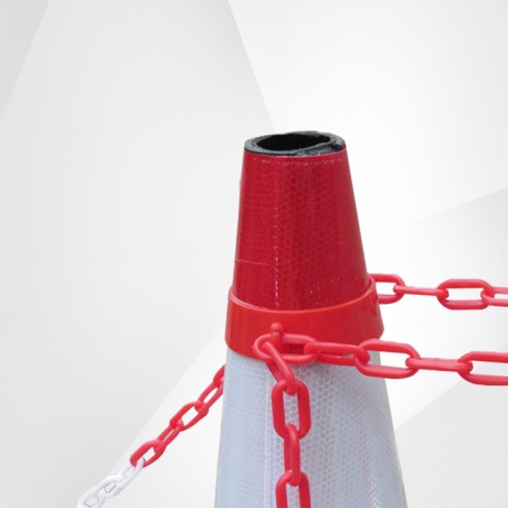 Conector pentru lant pe conurile de trafic