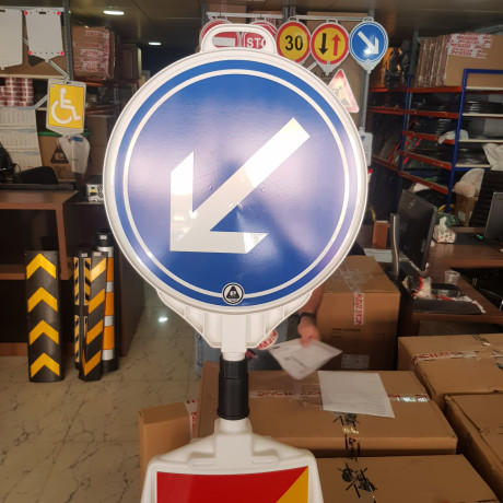 Accesoriu din plastic pentru balize